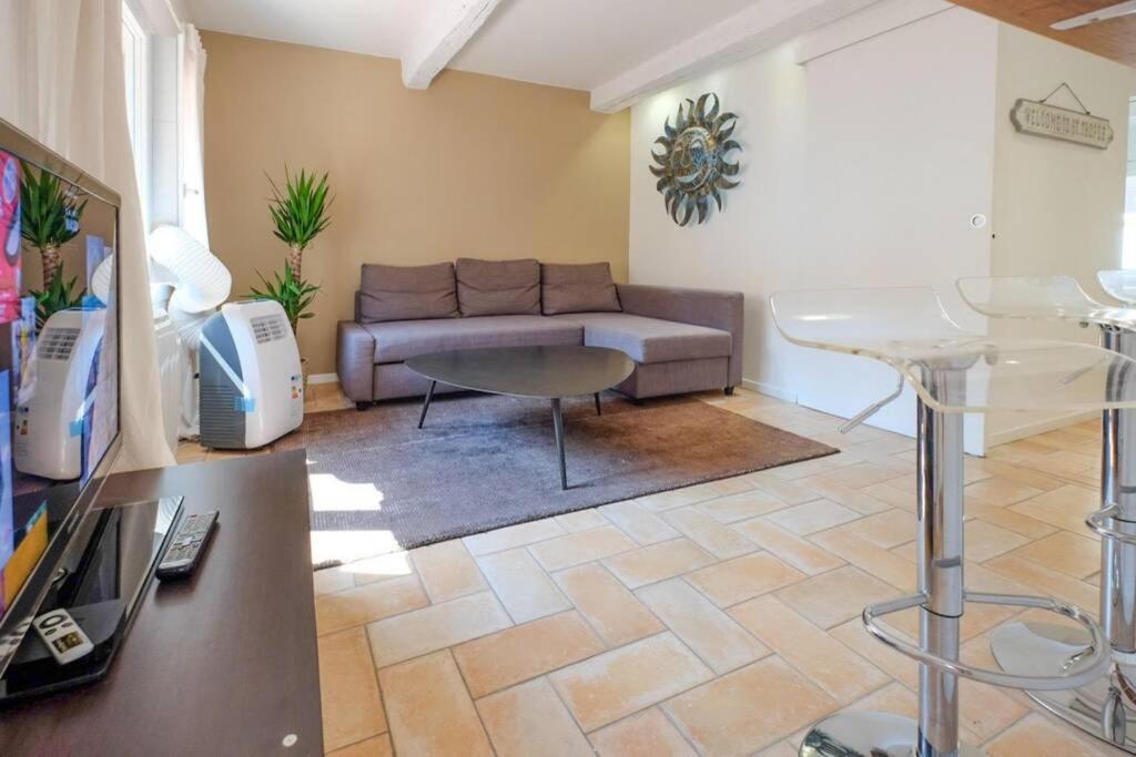 סן-מקסים Appartement Centre Ville St Maxime, Plage A Pied מראה חיצוני תמונה